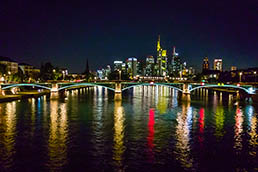 Handyfoto - Frankfurt bei Nacht